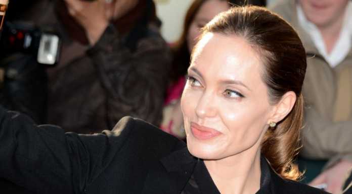 Angelina Jolie regizor la scenele de sex ale sotului