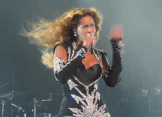 Beyonce ar fi mai in varsta decat sustine Beyonce ar fi mai in varsta