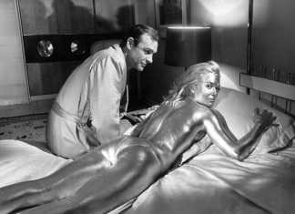 Sean Connery a vrut threesome cu surorile Simon Sean Connery a vrut threesome