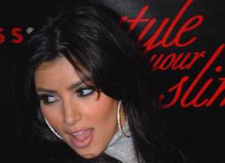 Kim Kardashian-sedinta foto provocatoare in timpul unei nunti foto provocatoare