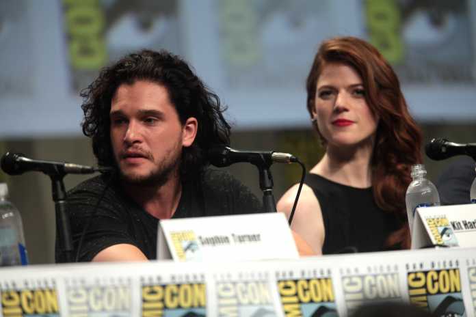 Kit_Harington_&_Rose_Leslie_2014_Comic_Con Kit Harington si Rose Leslie
