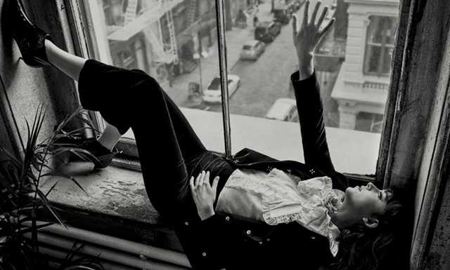 Dakota Johnson este depasita de celebritate Dakota Johnson