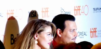 Amber Heard divorteaza de Johnny Depp